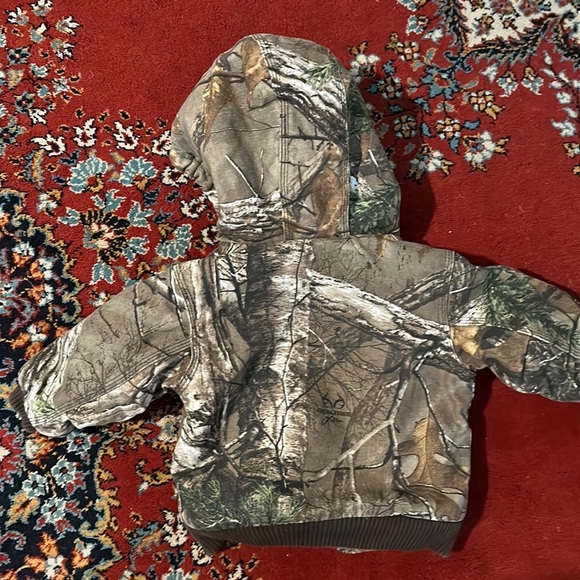 New w/o tag Carhartt camo thick quilt lined jacket with front zip & pockets - Picture 5 of 5